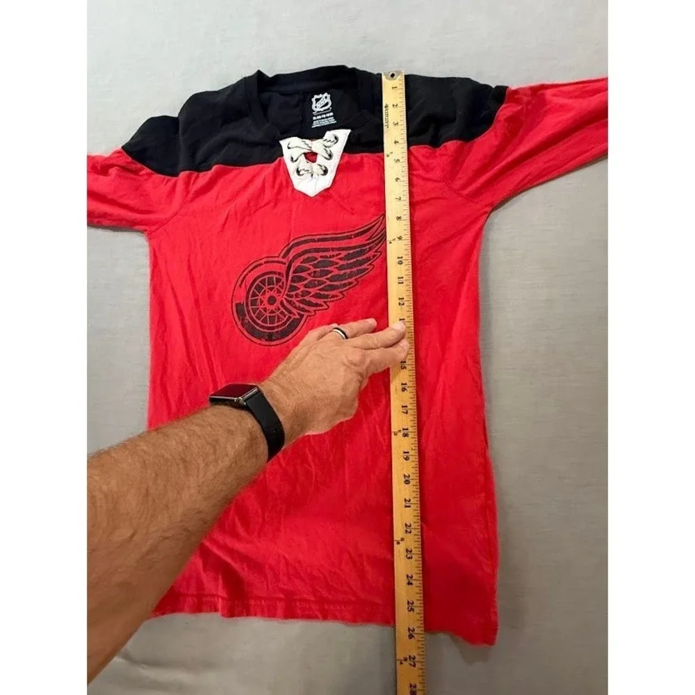Detroit Red Wings Long Sleeve Lace Up‎ Jersey Shirt Red Black Boys XL 18-20 NHL